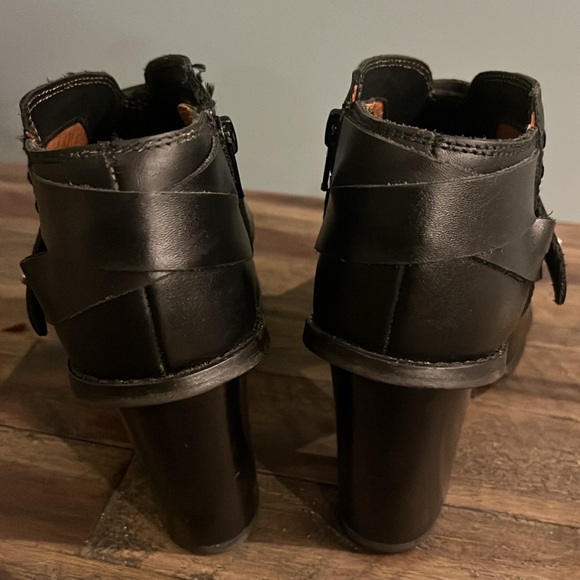 SixtySeven/Anthropologie Leather Ankle Boots chunk Heel - Picture 6 of 16